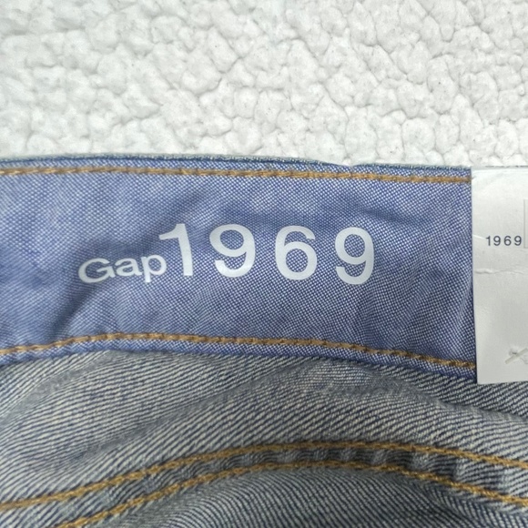 Woman’s NWT1969 Gap boot cut, 33/16r stretch blue jeans - Picture 7 of 12